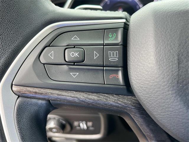 Photo of 2021 Silver Zynith Jeep Grand Cherokee L