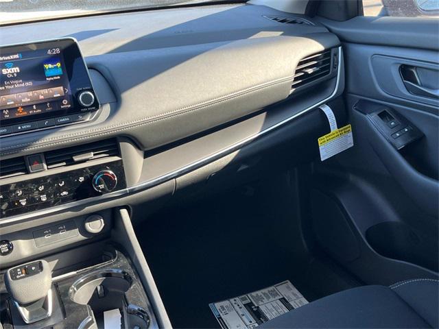 Photo of 2025 Super Black Nissan Rogue