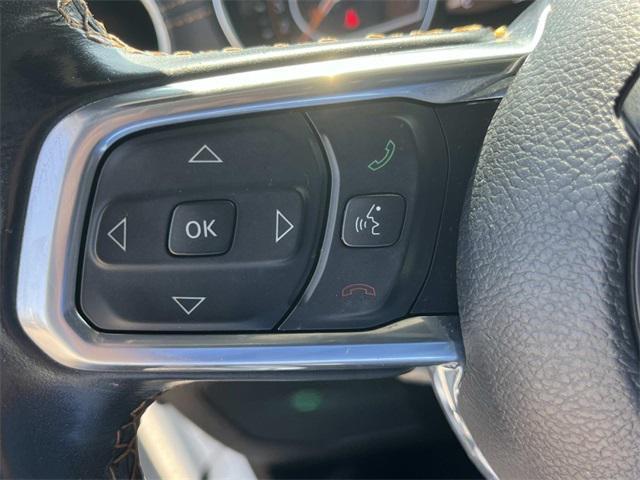 Photo of 2021 Bright White Clearcoat Jeep Gladiator