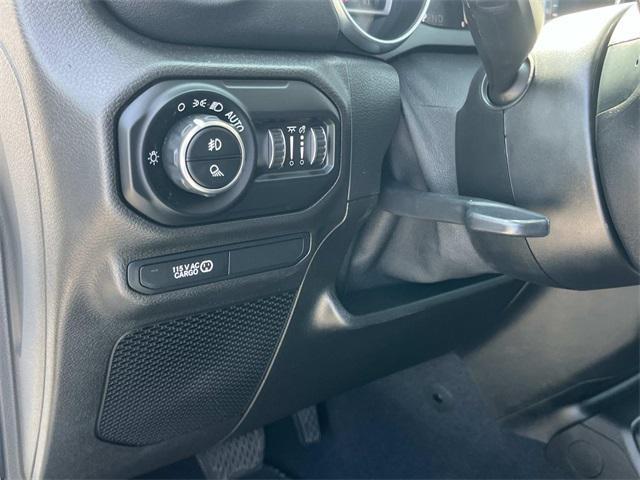 Photo of 2021 Bright White Clearcoat Jeep Gladiator
