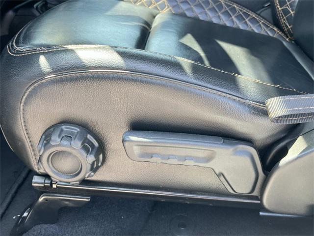Photo of 2021 Bright White Clearcoat Jeep Gladiator