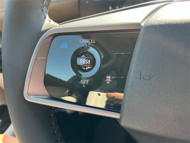 Photo of 2025 Super Black Nissan Murano