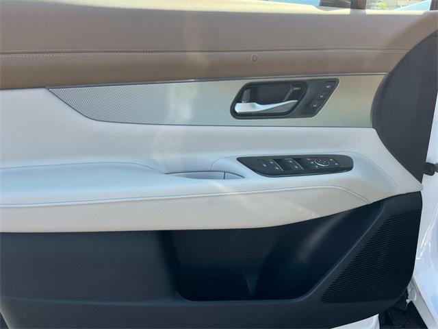 Photo of 2025 Super Black Nissan Murano