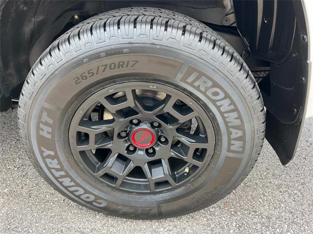 Photo of 2022 White Toyota 4Runner
