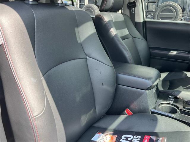 Photo of 2022 White Toyota 4Runner