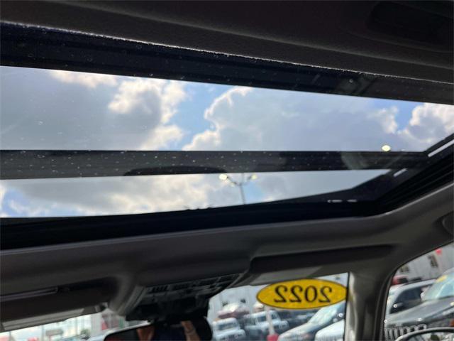 Photo of 2022 White Toyota 4Runner