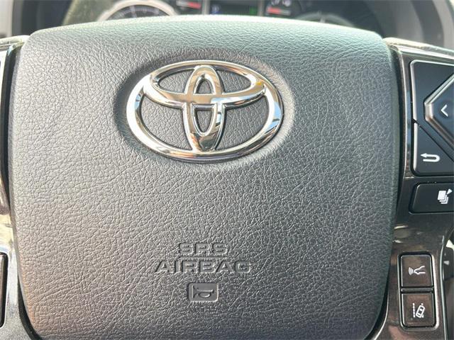 Photo of 2022 White Toyota 4Runner
