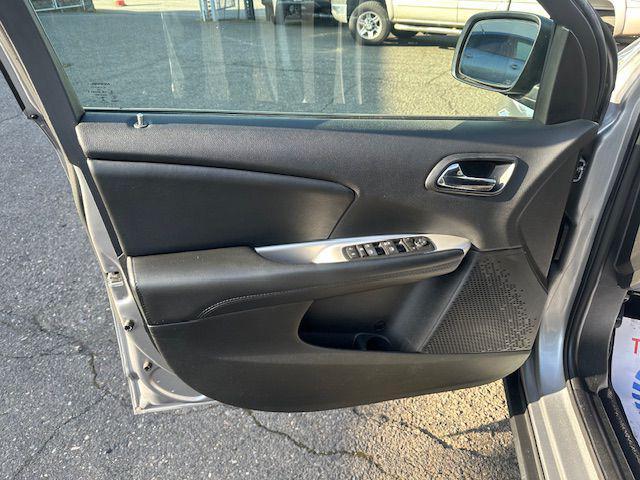 Photo of 2017 GREY Dodge Journey