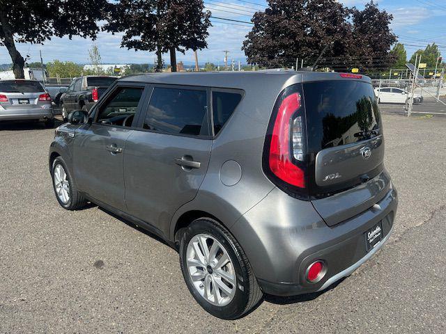 Photo of 2018 GREY Kia Soul