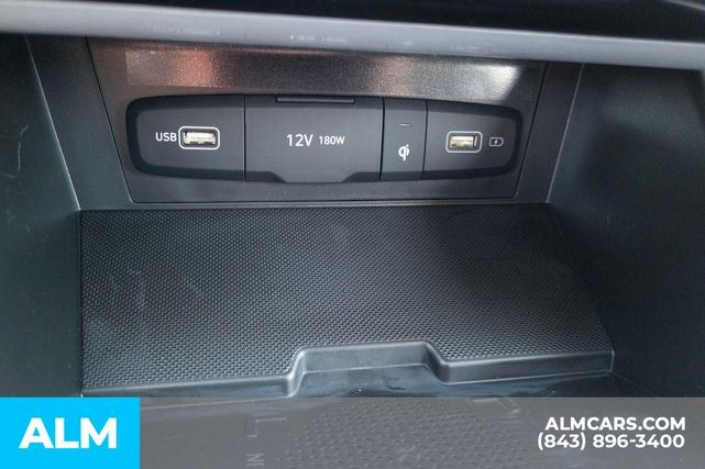 Photo of 2024 White Pearl Hyundai TUCSON Hybrid
