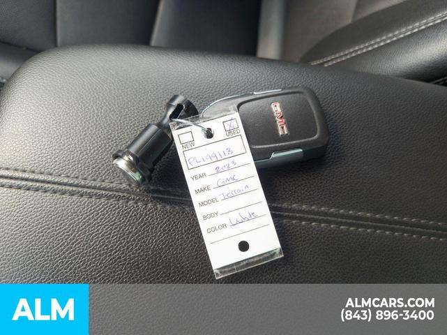 Photo of 2023 Summit White GMC Terrain