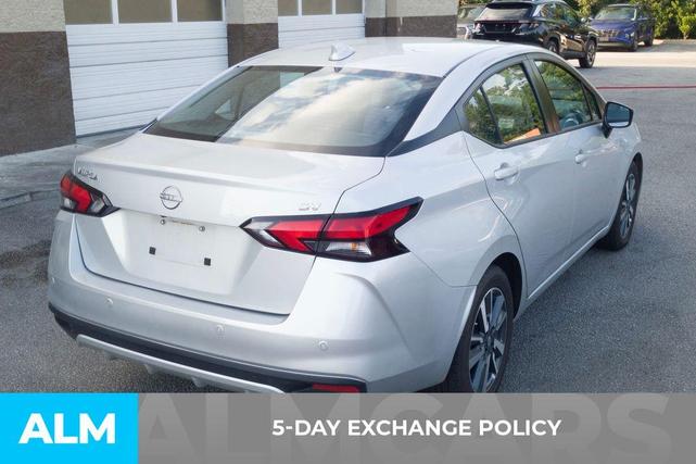 Photo of 2023 Brilliant Silver Metallic Nissan Versa