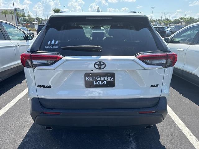 Photo of 2021 Blizzard Pearl Toyota RAV4