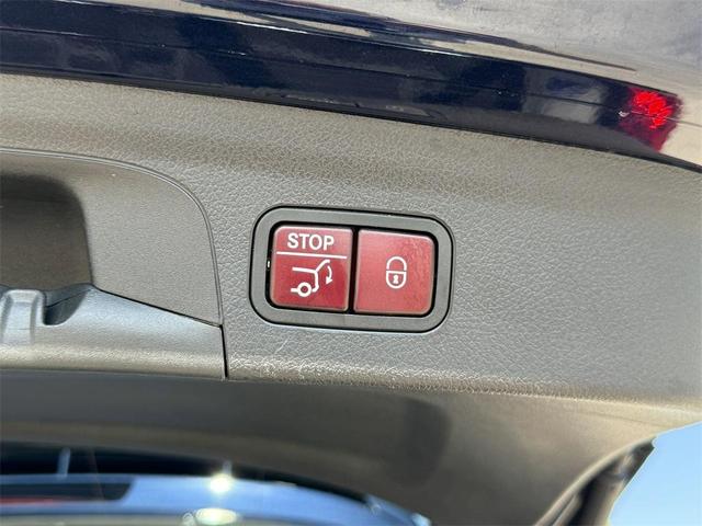 Photo of 2022 Blue Metallic Mercedes-Benz GLE 350