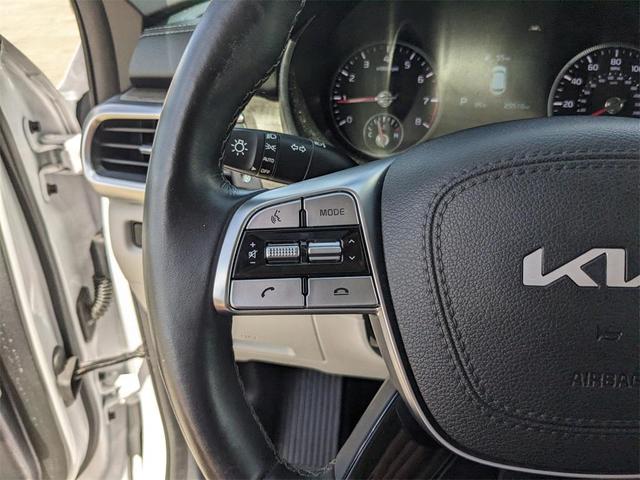 Photo of 2022 Glacial White Pearl Kia Telluride