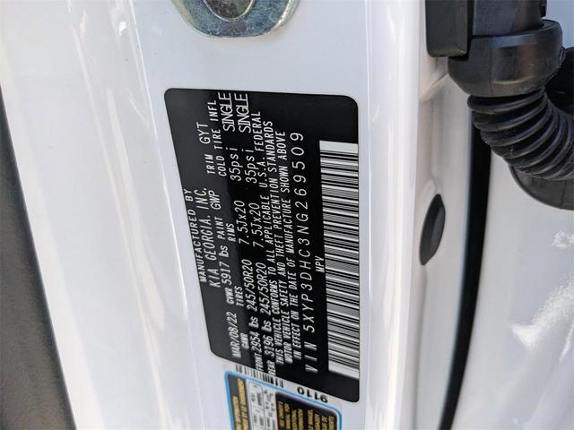 Photo of 2022 Glacial White Pearl Kia Telluride