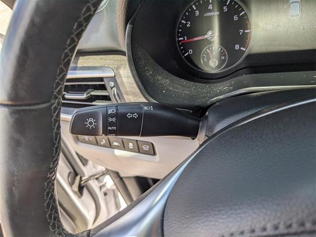 Photo of 2022 Glacial White Pearl Kia Telluride
