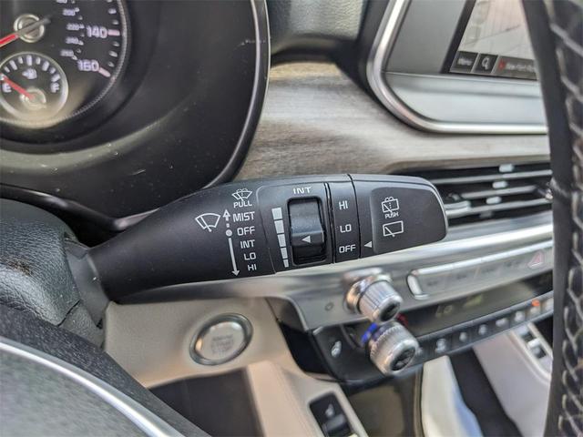 Photo of 2022 Glacial White Pearl Kia Telluride