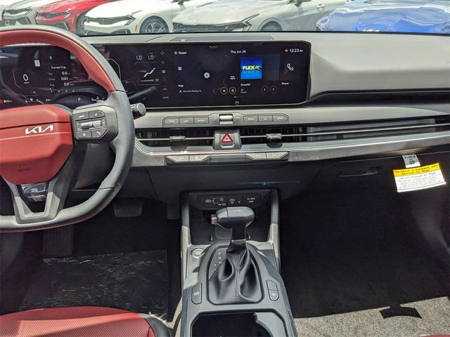 Photo of 2025 Snow White Pearl Kia K4