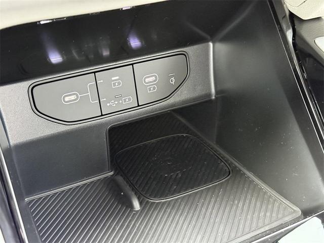 Photo of 2025 Midnight Black Kia Sorento