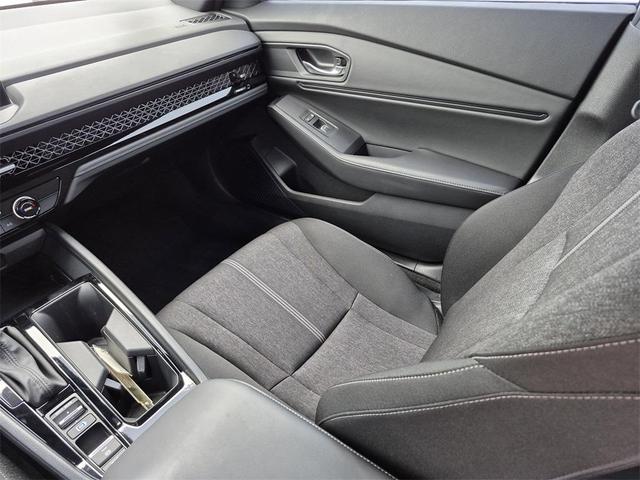 Photo of 2024 Platinum White Honda Accord Hybrid