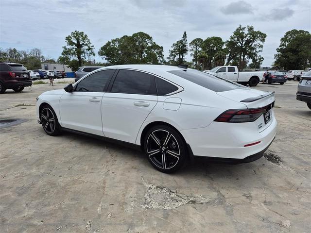 Photo of 2024 Platinum White Honda Accord Hybrid