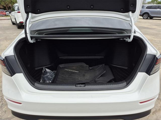 Photo of 2024 Platinum White Honda Accord Hybrid