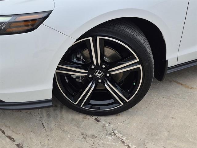 Photo of 2024 Platinum White Honda Accord Hybrid