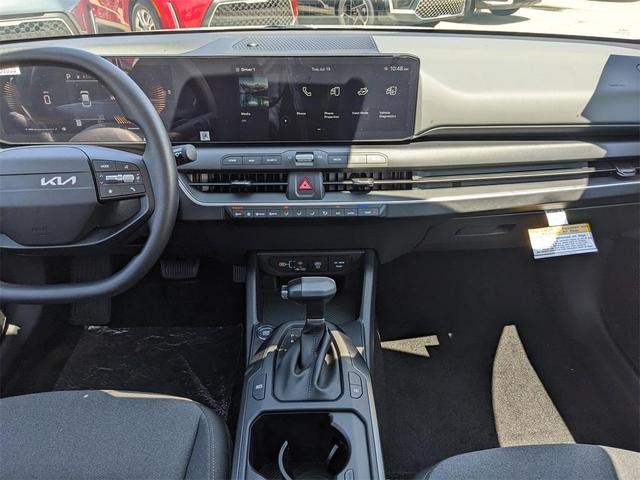 Photo of 2025 Snow White Pearl Kia K4