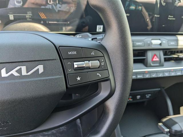 Photo of 2025 Snow White Pearl Kia K4