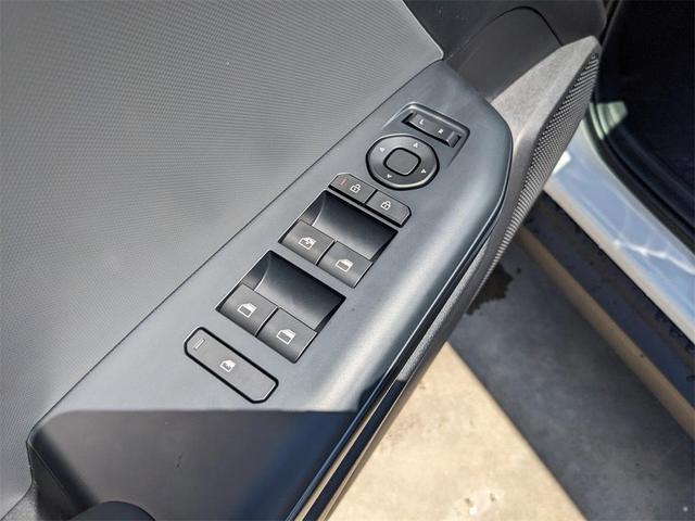 Photo of 2025 Snow White Pearl Kia K4