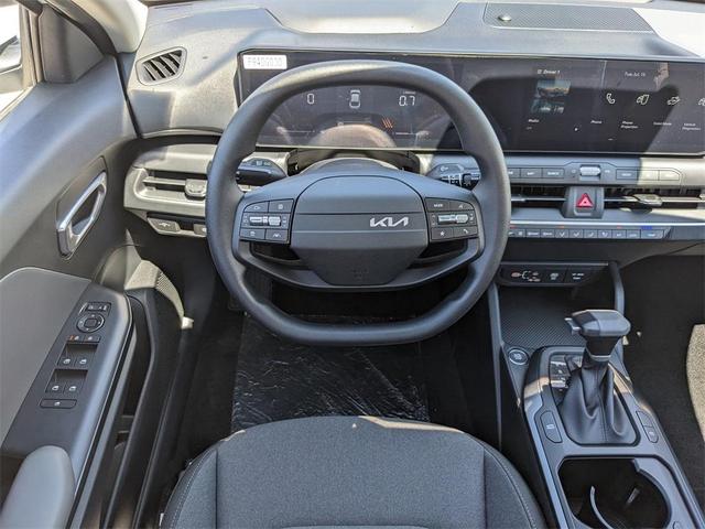 Photo of 2025 Snow White Pearl Kia K4