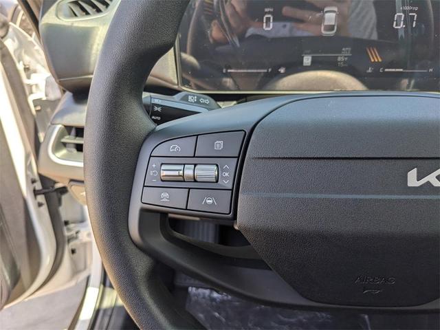 Photo of 2025 Snow White Pearl Kia K4