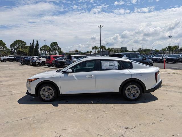 Photo of 2025 Snow White Pearl Kia K4