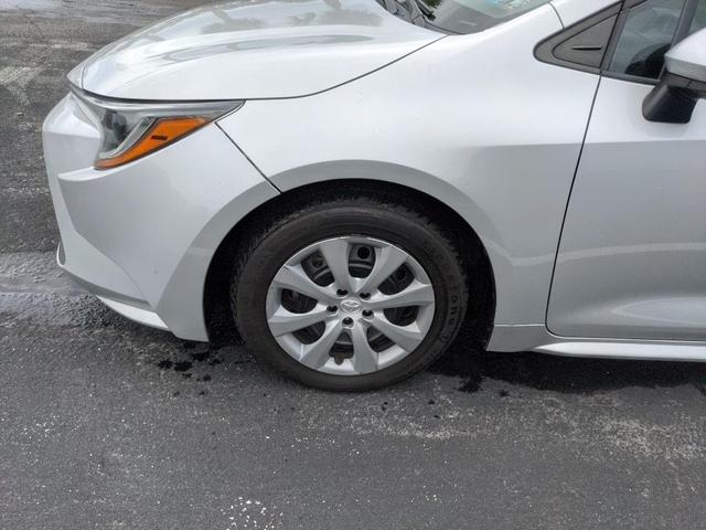 Photo of 2021 Super White Toyota Corolla