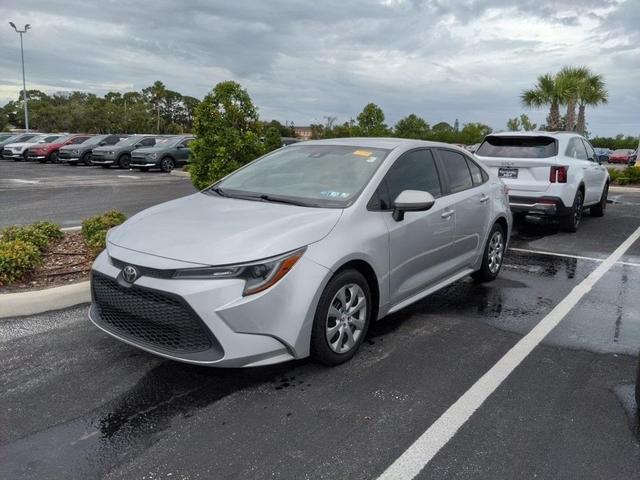 Photo of 2021 Super White Toyota Corolla