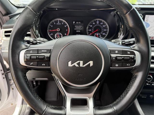 Photo of 2024 Glacial White Pearl Kia K5