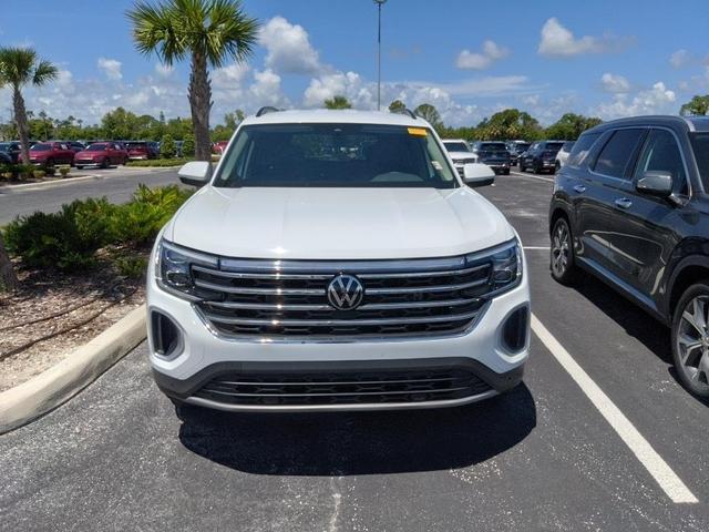 Photo of 2024 Pure White Volkswagen Atlas