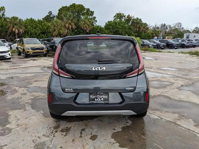 Photo of 2025 Gravity Gray Kia Soul