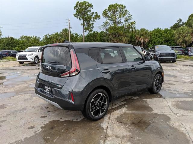 Photo of 2025 Gravity Gray Kia Soul