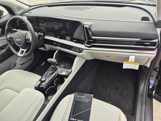 Photo of 2025 Ebony Black Kia Sportage