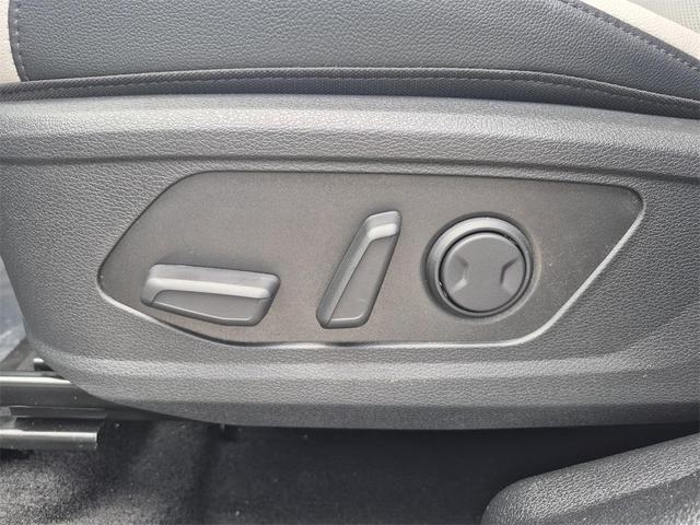Photo of 2025 Ebony Black Kia Sportage