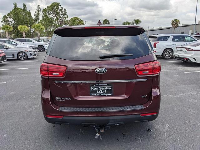 Photo of 2019 Venetian Red Pearl Metallic Kia Sedona
