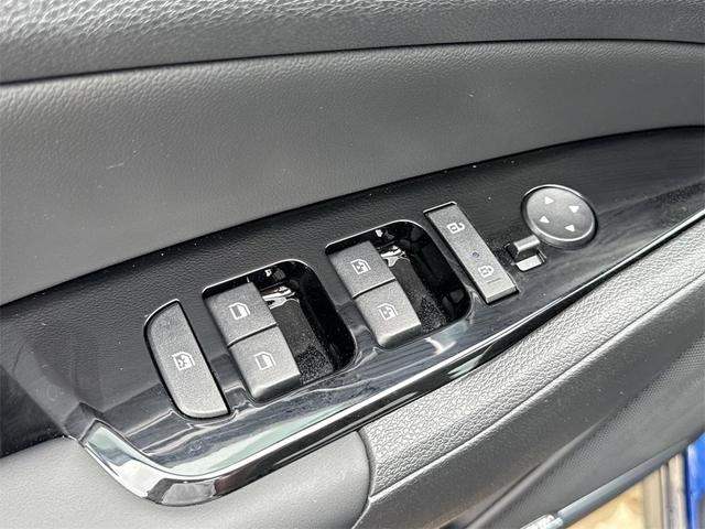 Photo of 2025 Sapphire Blue Kia Sportage
