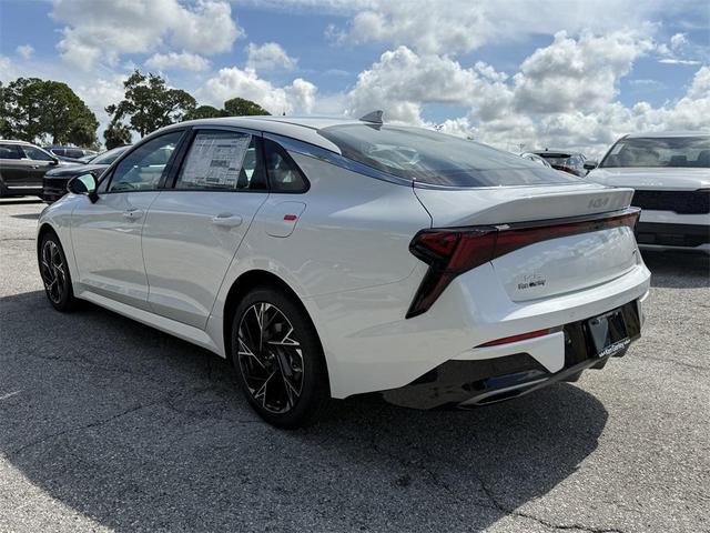 Photo of 2026 Snow White Pearl Kia K5