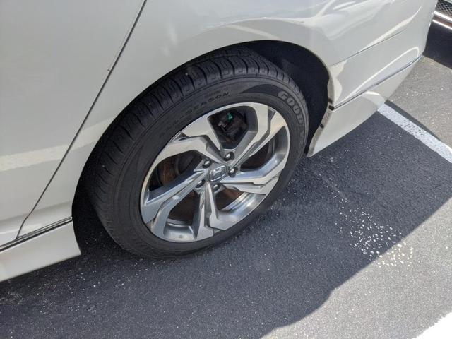 Photo of 2018 Platinum White Pearl Honda Accord