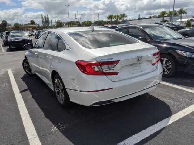 Photo of 2018 Platinum White Pearl Honda Accord