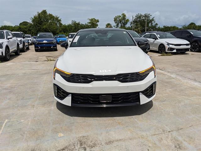 Photo of 2025 Snow White Pearl Kia K5