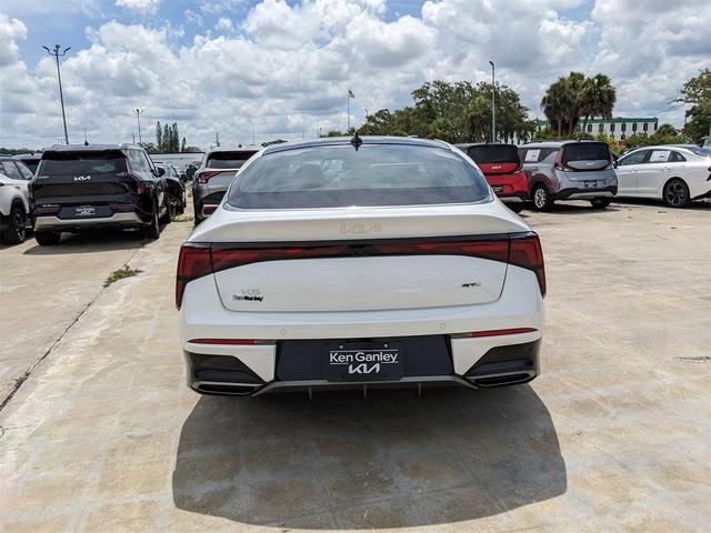Photo of 2025 Snow White Pearl Kia K5