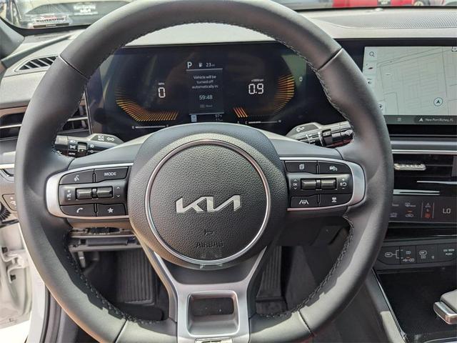 Photo of 2025 Snow White Pearl Kia K5